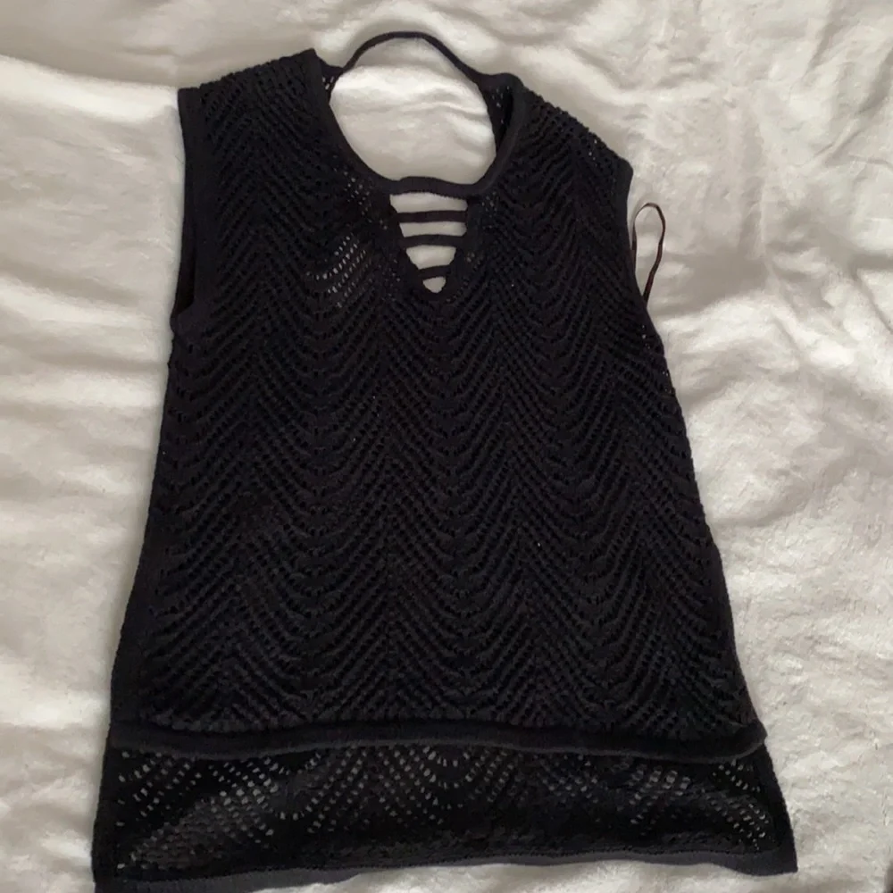 Top - Picture 2 of 3